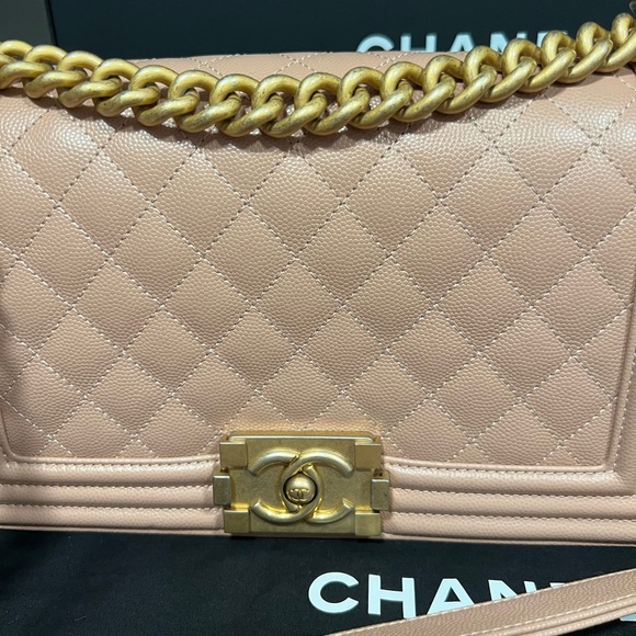 Chanel medium boy bag Sold - Picture 2 of 10